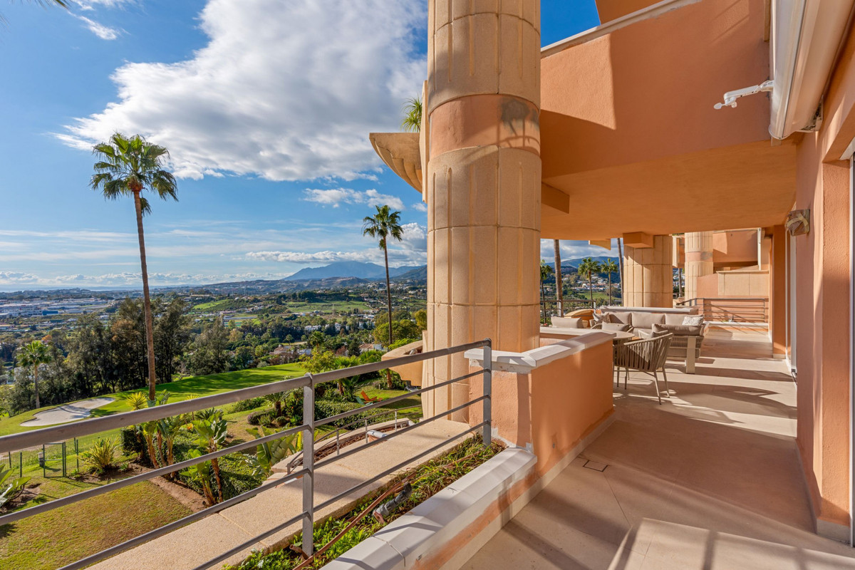 3 Bed Apartment for sale in Nueva Andalucía Costa Del Sol, Málaga, Spain