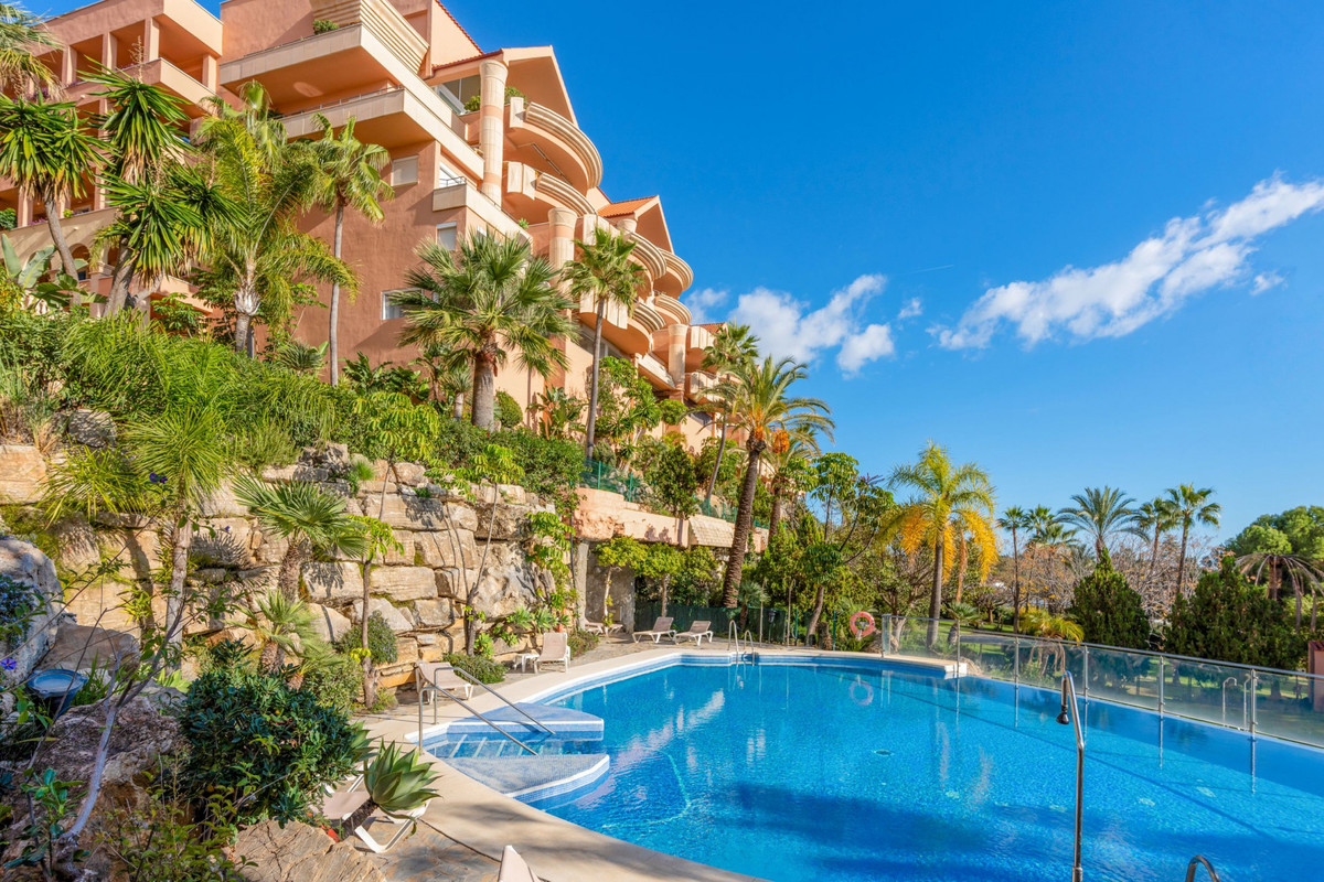 3 Bed Apartment for sale in Nueva Andalucía Costa Del Sol, Málaga, Spain