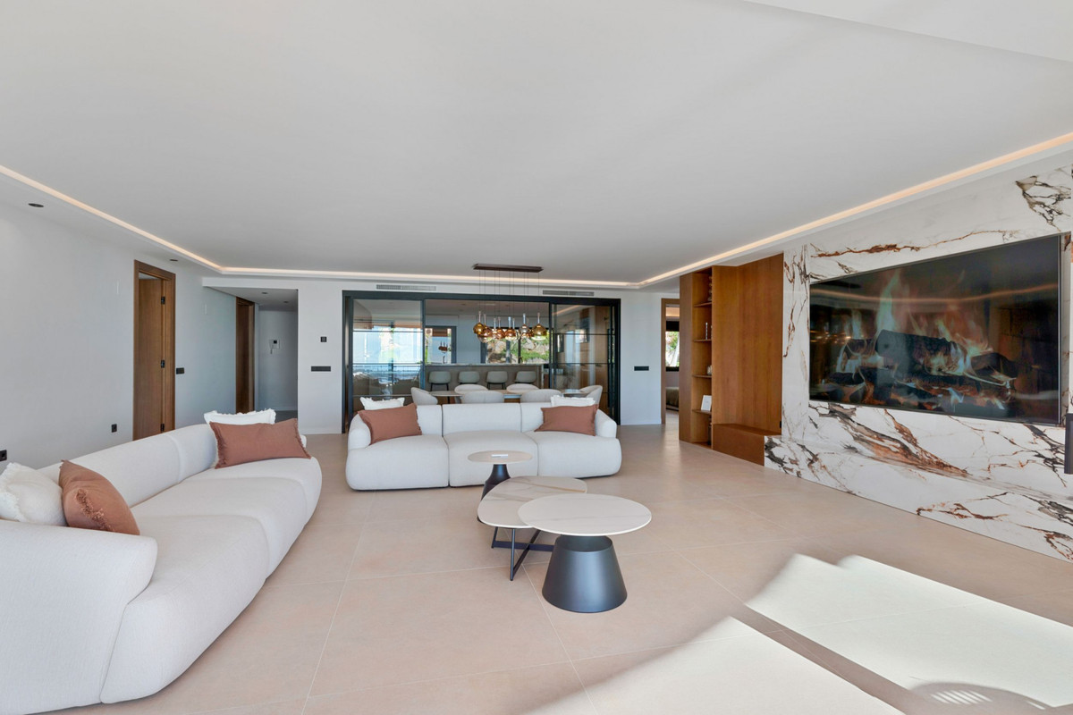 3 Bed Apartment for sale in Nueva Andalucía Costa Del Sol, Málaga, Spain