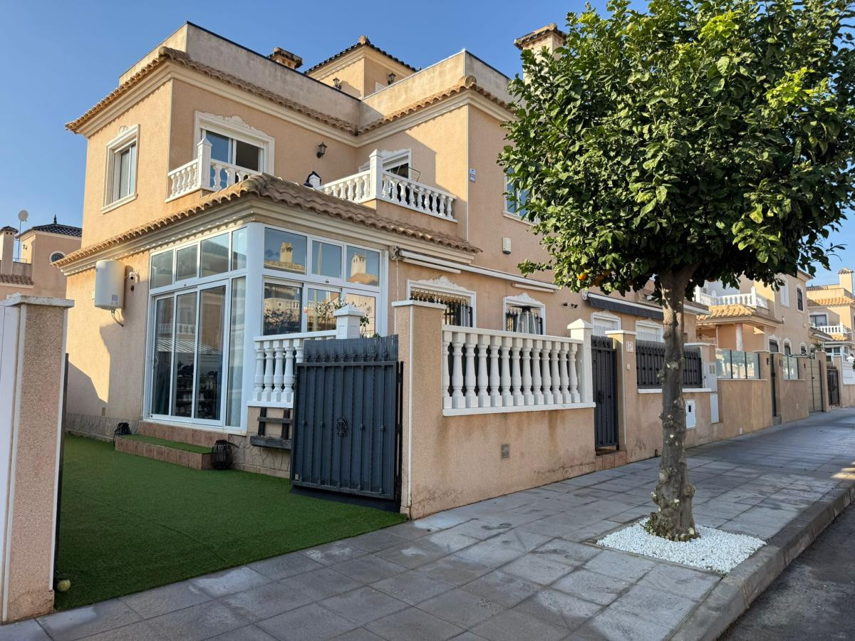 2 Bed Townhouse for sale in Torre De La Horadada Costa Blanca, Alicante, Spain