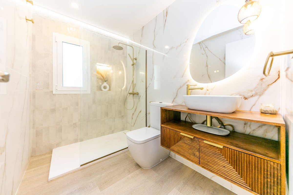 Se vende Villa - Chalet de 3 dormitorios en Costa Del Sol, Málaga, España