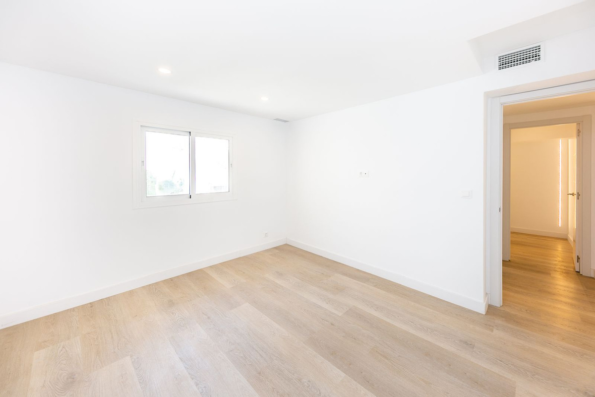 Se vende Villa - Chalet de 3 dormitorios en Costa Del Sol, Málaga, España