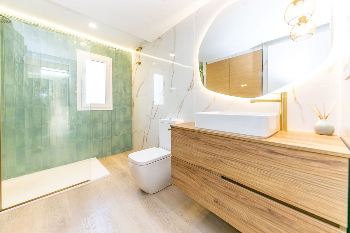 Se vende Villa - Chalet de 3 dormitorios en Costa Del Sol, Málaga, España