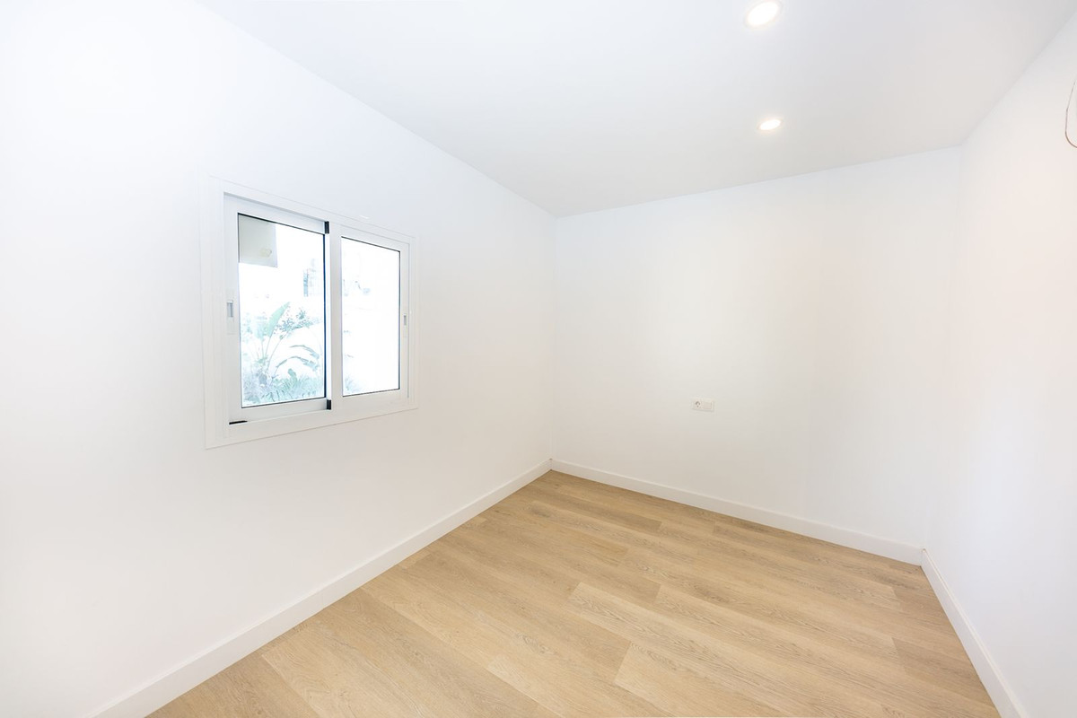 Se vende Villa - Chalet de 3 dormitorios en Costa Del Sol, Málaga, España