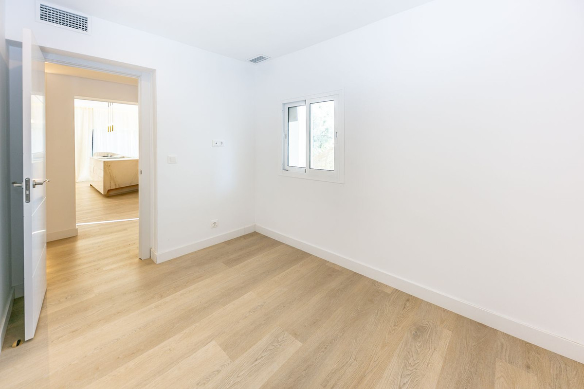 Se vende Villa - Chalet de 3 dormitorios en Costa Del Sol, Málaga, España
