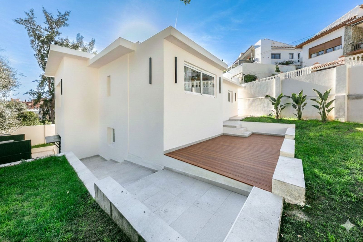 Se vende Villa - Chalet de 3 dormitorios en Costa Del Sol, Málaga, España