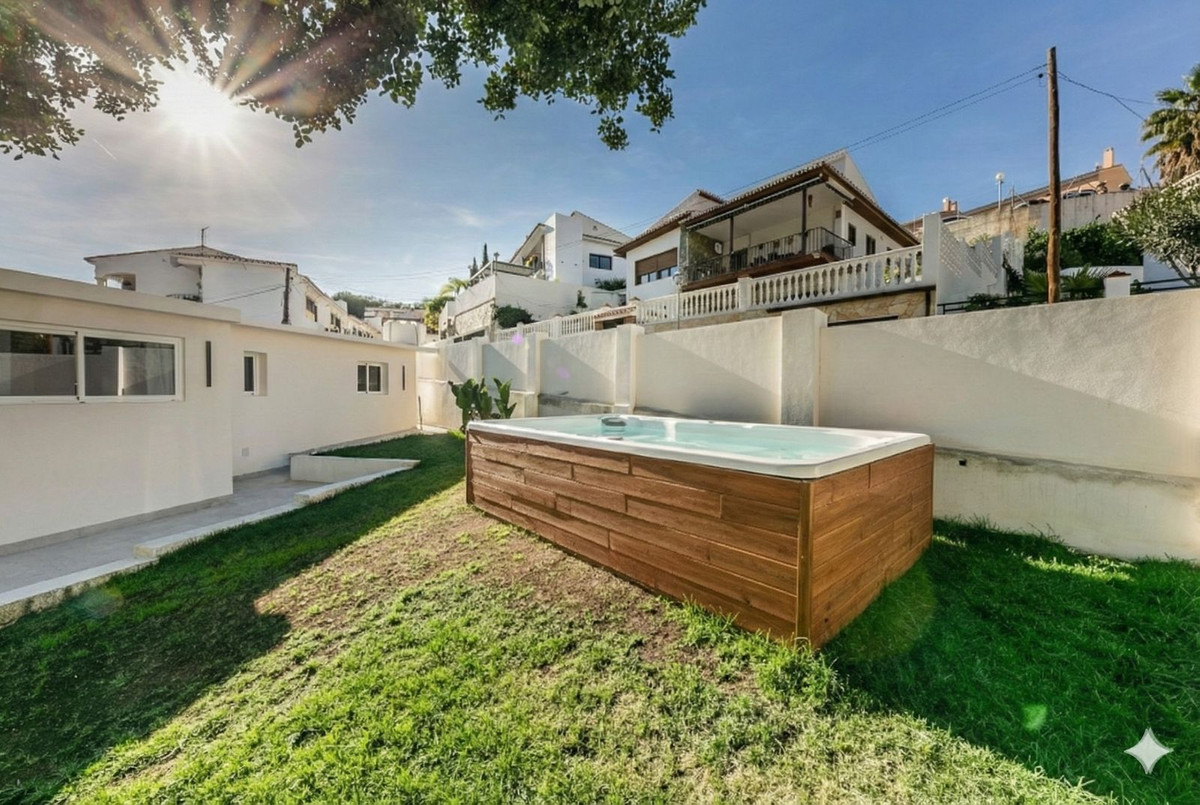 Se vende Villa - Chalet de 3 dormitorios en Costa Del Sol, Málaga, España