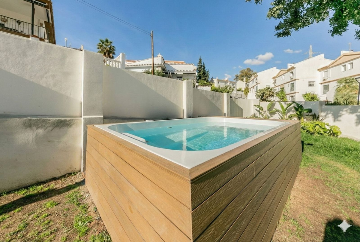 Se vende Villa - Chalet de 3 dormitorios en Costa Del Sol, Málaga, España