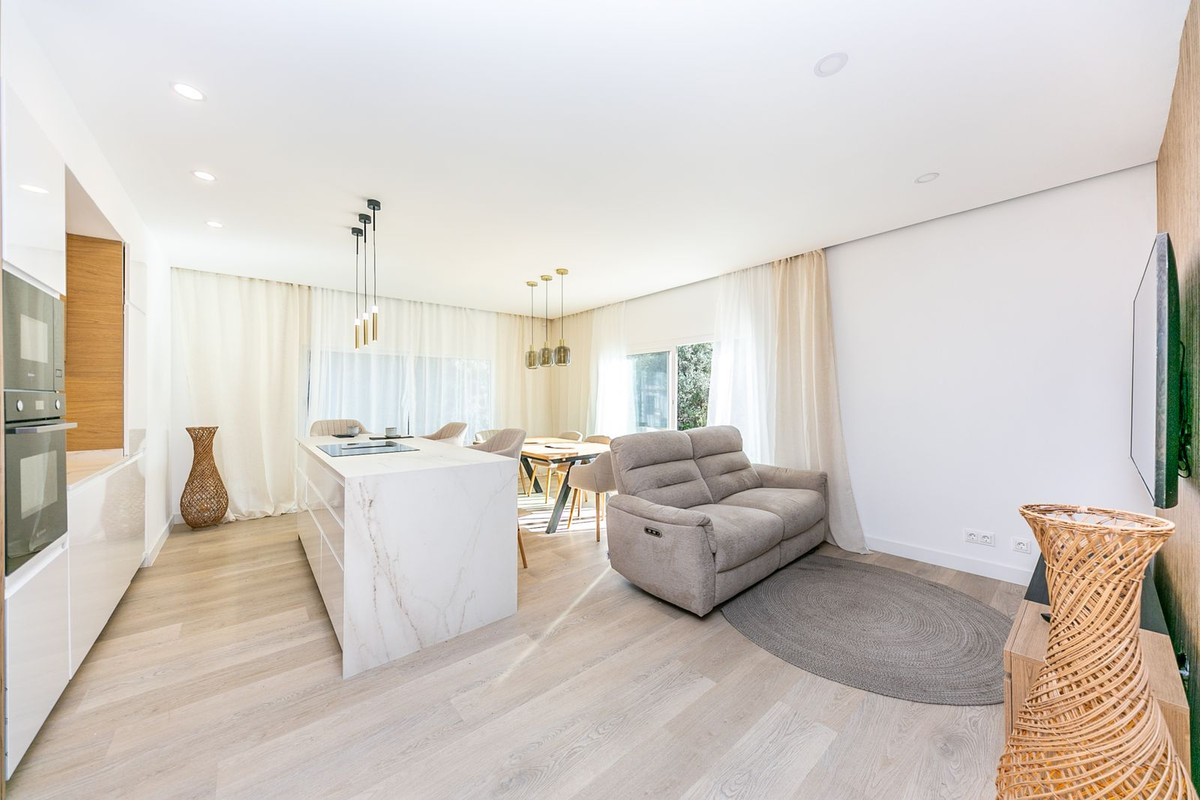 Se vende Villa - Chalet de 3 dormitorios en Costa Del Sol, Málaga, España