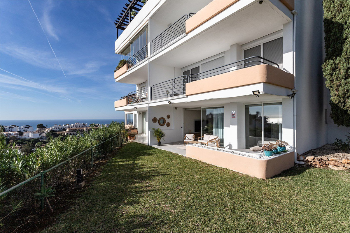 3 Bed Apartment for sale in Mijas Costa Costa Del Sol, Málaga, Spain