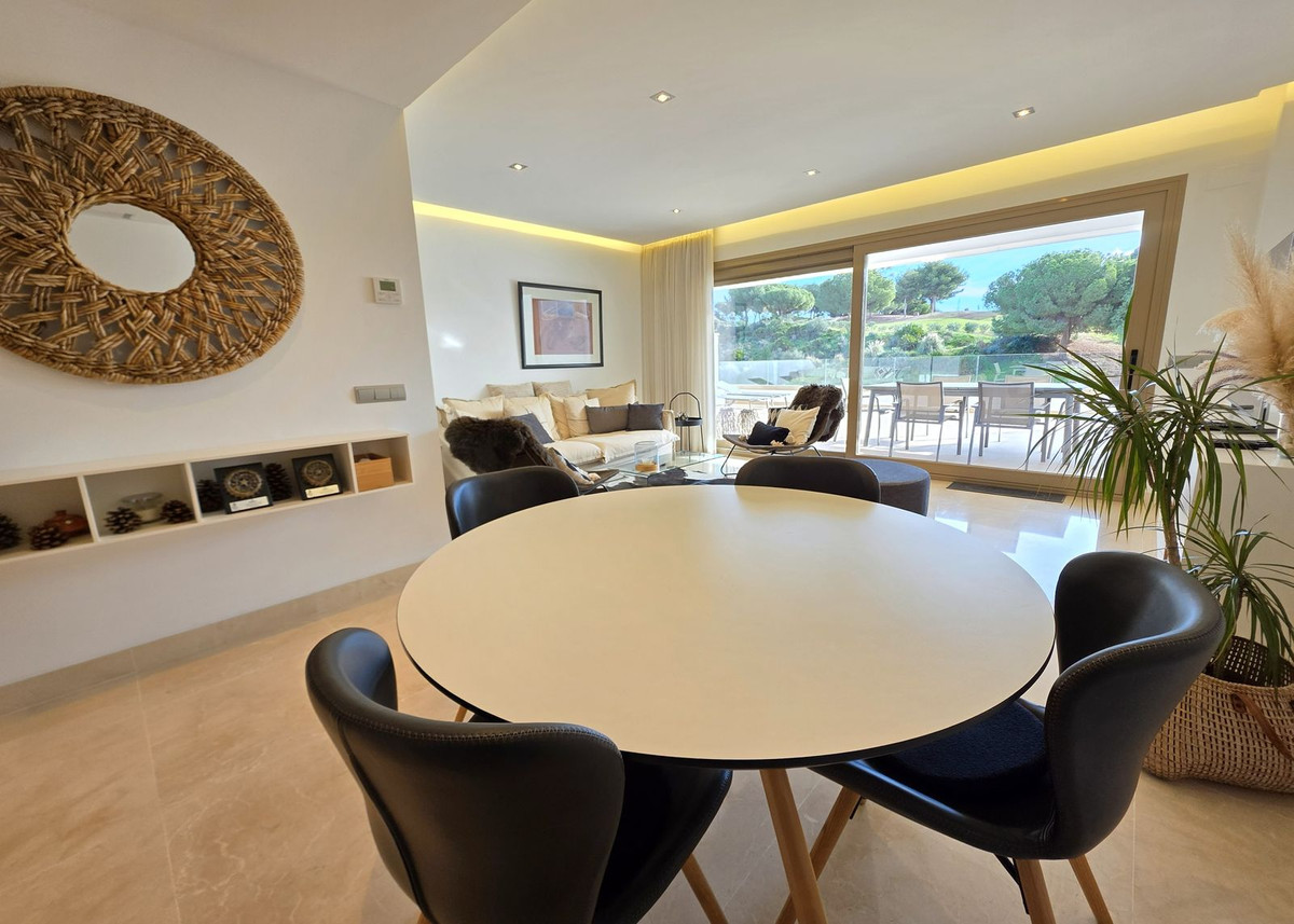 Se vende Apartamento Planta Media de 2 dormitorios en Costa Del Sol, Málaga, España