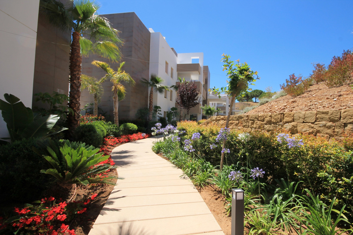 Se vende Apartamento Planta Media de 2 dormitorios en Costa Del Sol, Málaga, España