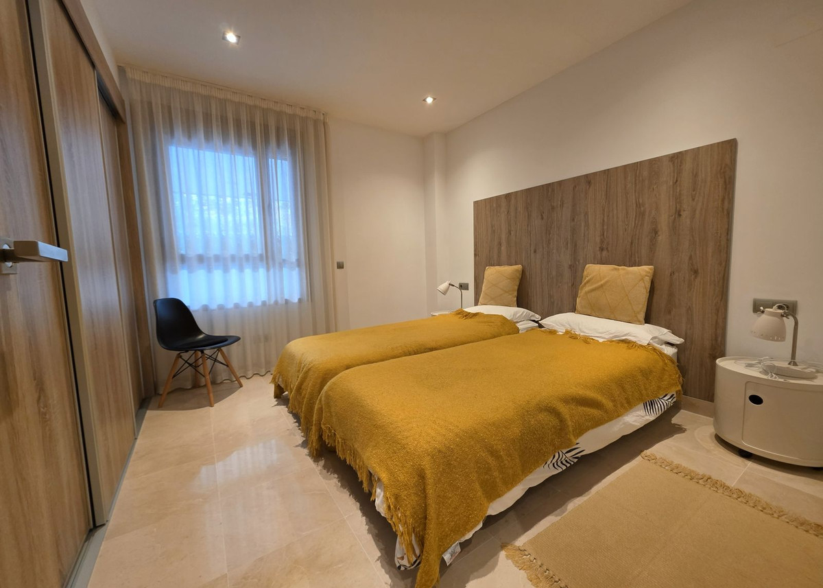 Se vende Apartamento Planta Media de 2 dormitorios en Costa Del Sol, Málaga, España