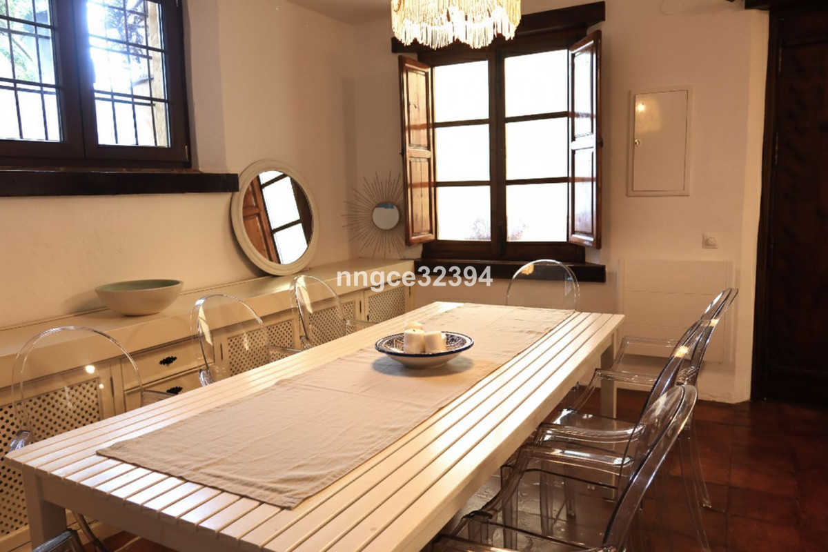 4 Bed Townhouse for sale in Benahavís Costa Del Sol, Málaga, Spain