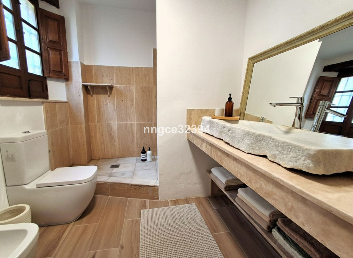 4 Bed Townhouse for sale in Benahavís Costa Del Sol, Málaga, Spain