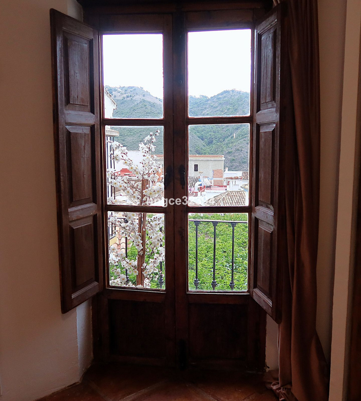4 Bed Townhouse for sale in Benahavís Costa Del Sol, Málaga, Spain