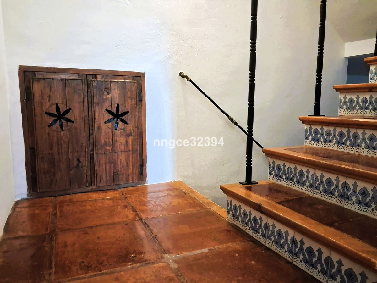 4 Bed Townhouse for sale in Benahavís Costa Del Sol, Málaga, Spain