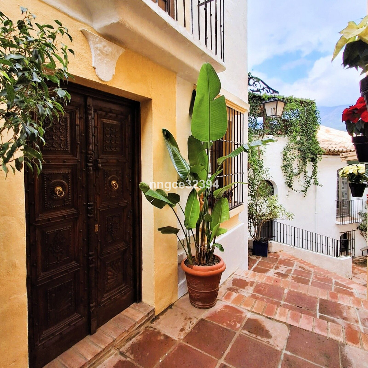 4 Bed Townhouse for sale in Benahavís Costa Del Sol, Málaga, Spain
