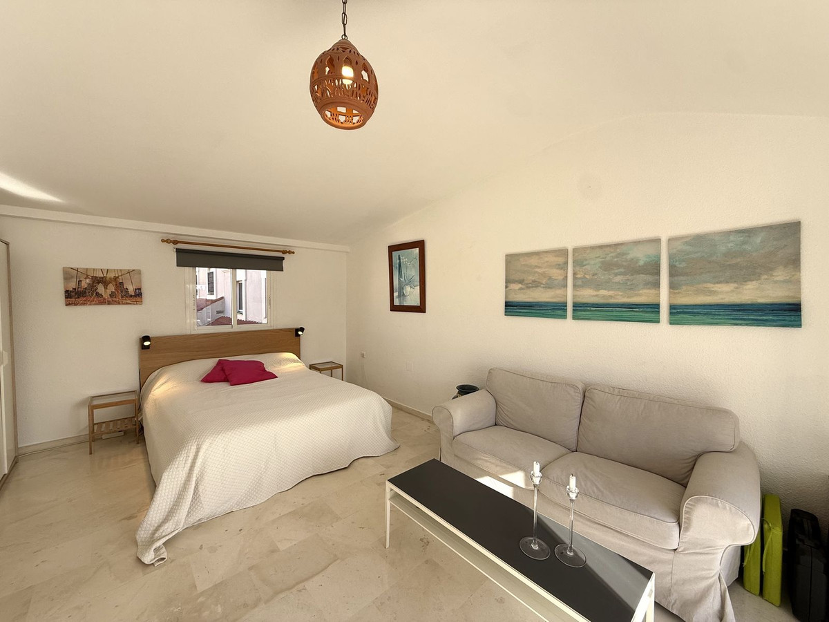 3 Bed Apartment for sale in Benalmadena Costa Costa Del Sol, Málaga, Spain
