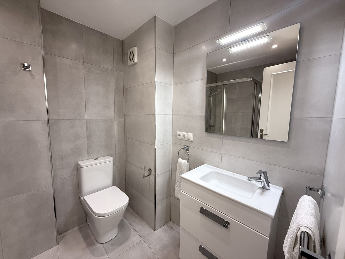 3 Bed Apartment for sale in Benalmadena Costa Costa Del Sol, Málaga, Spain