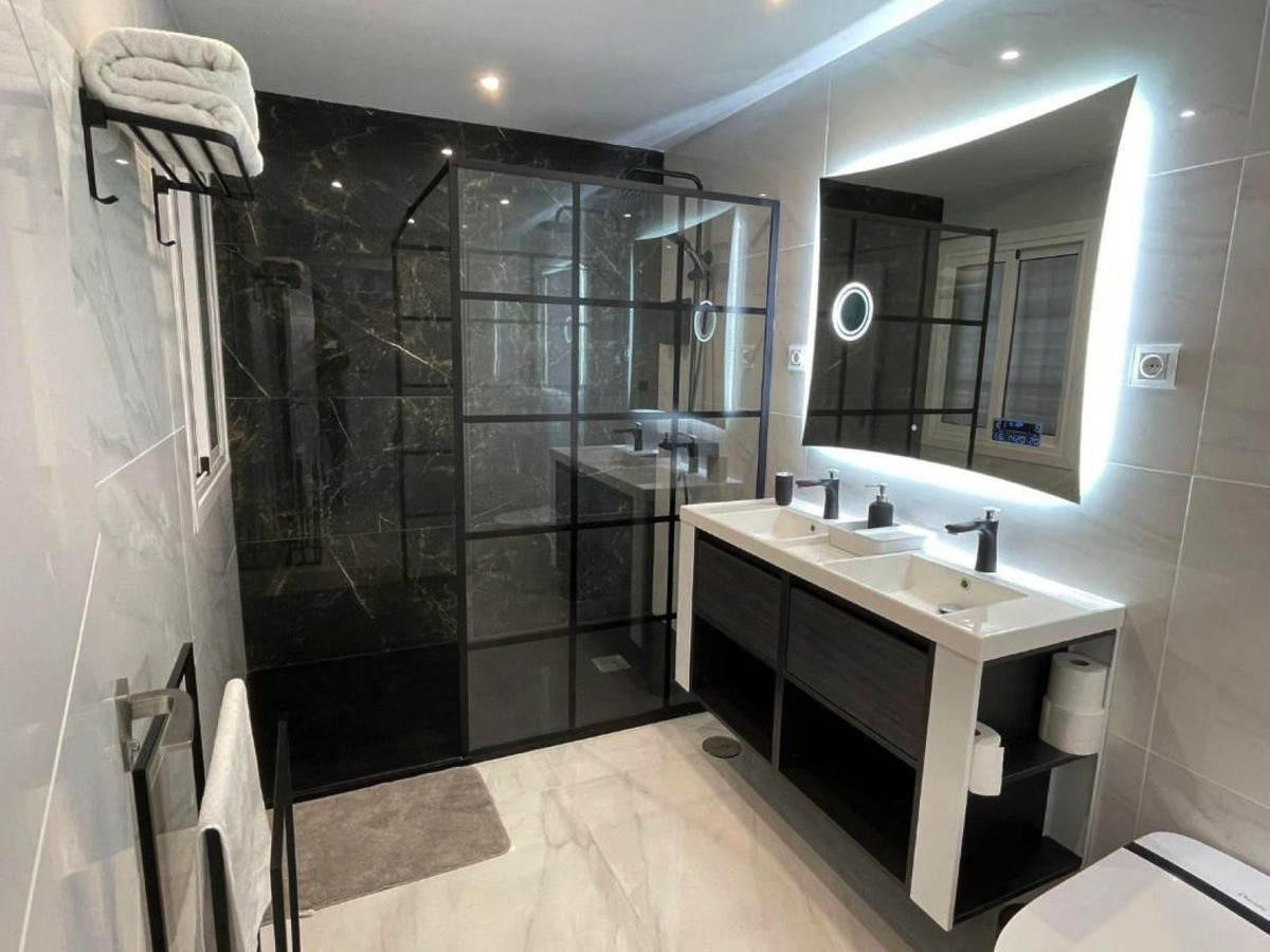 2 Bed Apartment for sale in Marbella Costa Del Sol, Málaga, Spain