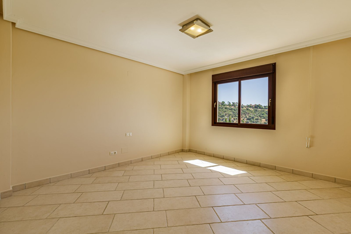 5 Bed Townhouse for sale in Los Arqueros Costa Del Sol, Málaga, Spain