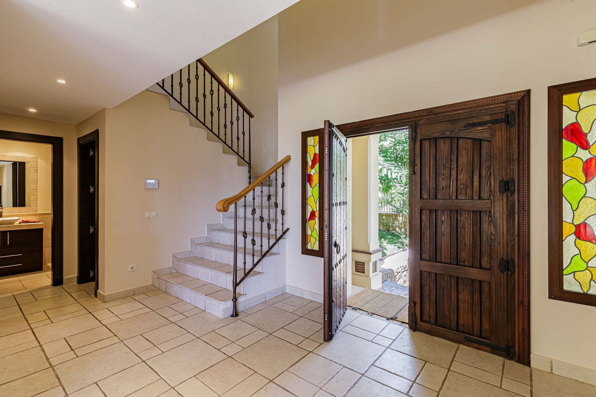5 Bed Townhouse for sale in Los Arqueros Costa Del Sol, Málaga, Spain