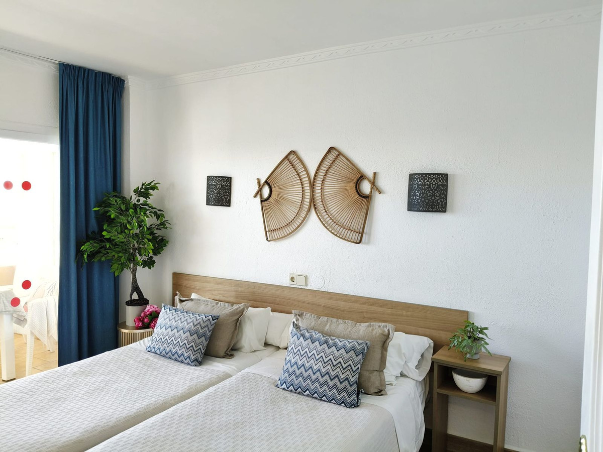 1 Bed Apartment for sale in Fuengirola Costa Del Sol, Málaga, Spain