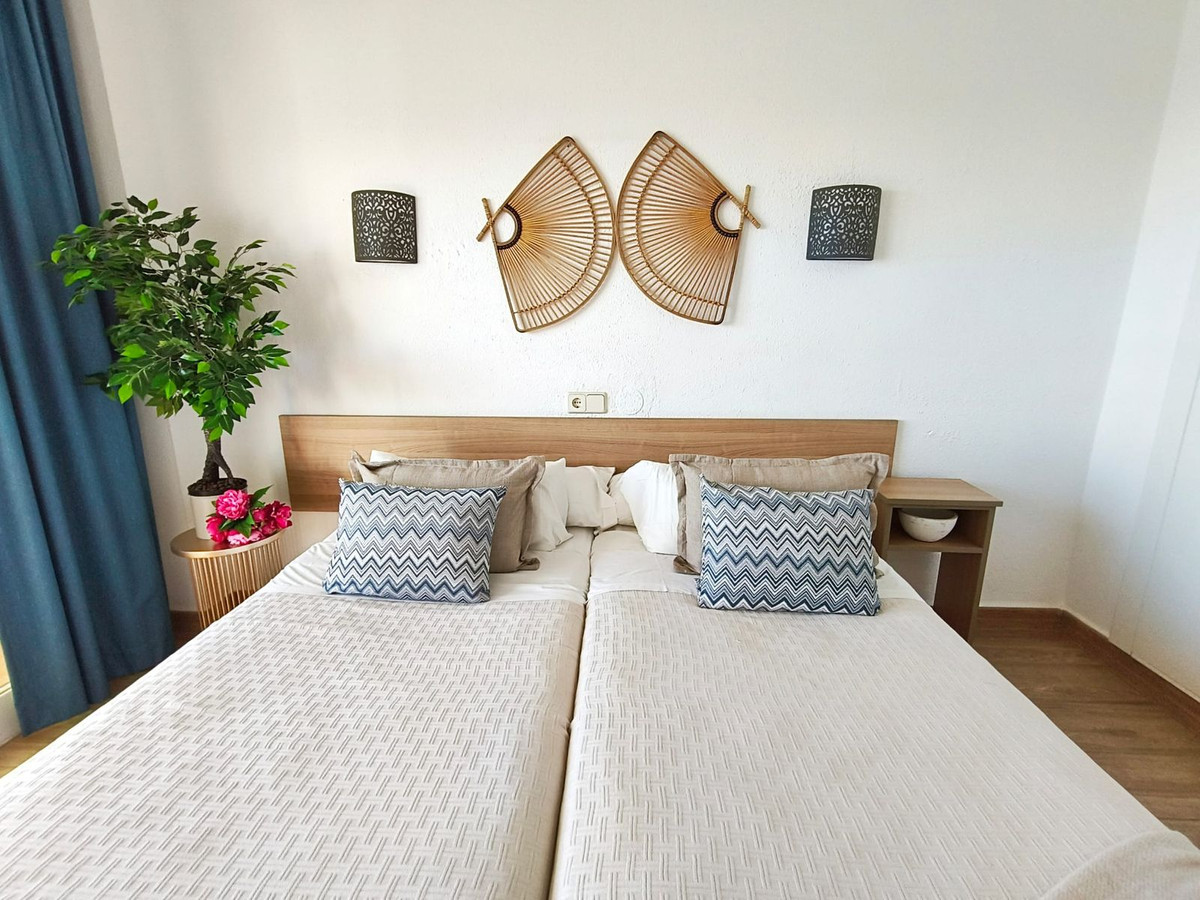 1 Bed Apartment for sale in Fuengirola Costa Del Sol, Málaga, Spain