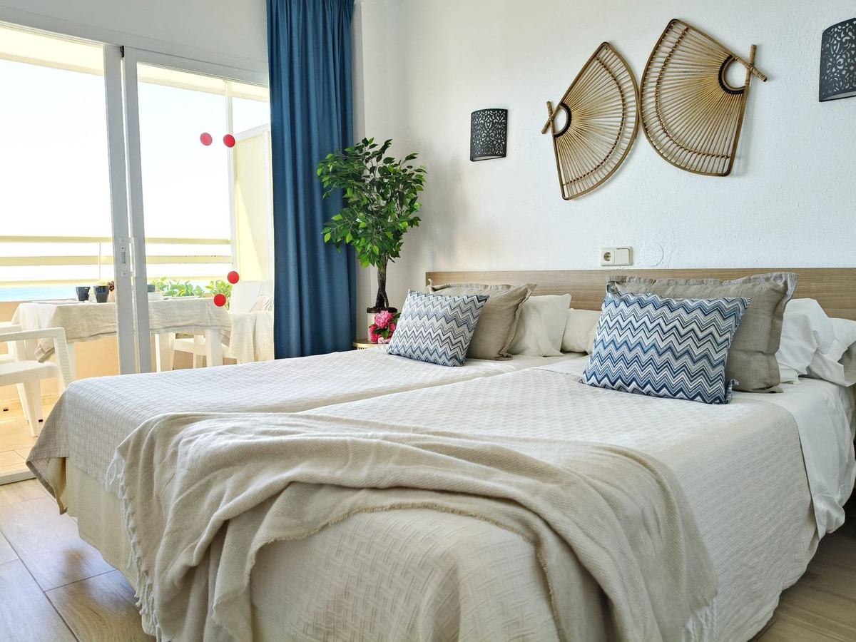 1 Bed Apartment for sale in Fuengirola Costa Del Sol, Málaga, Spain