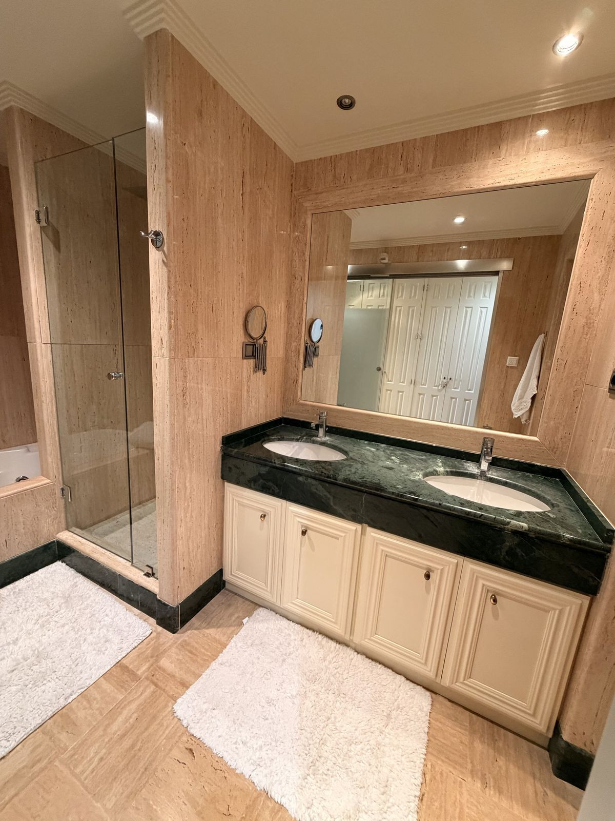 2 Bed Apartment for sale in Sierra Blanca Costa Del Sol, Málaga, Spain