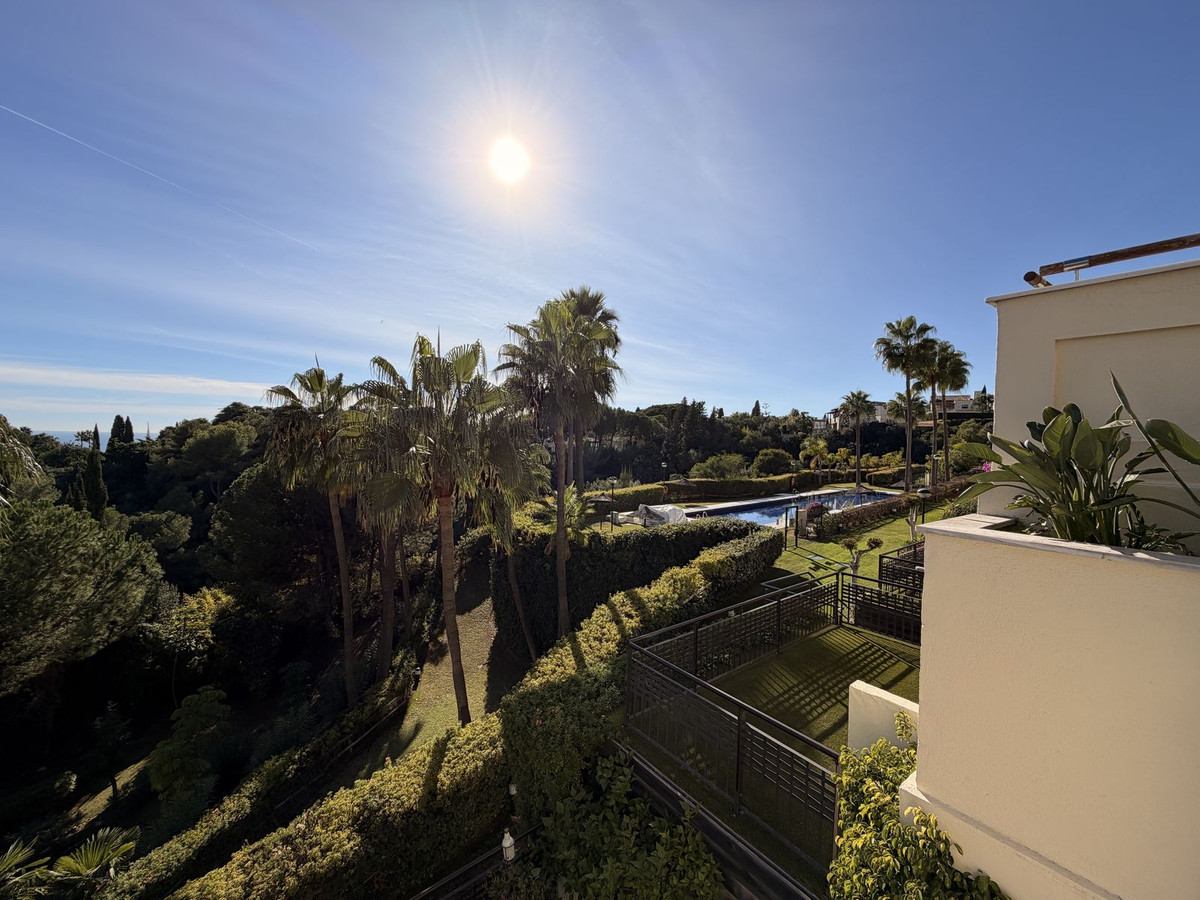 2 Bed Apartment for sale in Sierra Blanca Costa Del Sol, Málaga, Spain
