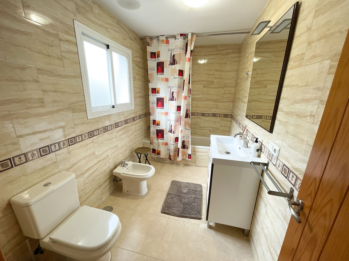 Se vende Pareada de 3 dormitorios en Costa Del Sol, Málaga, España
