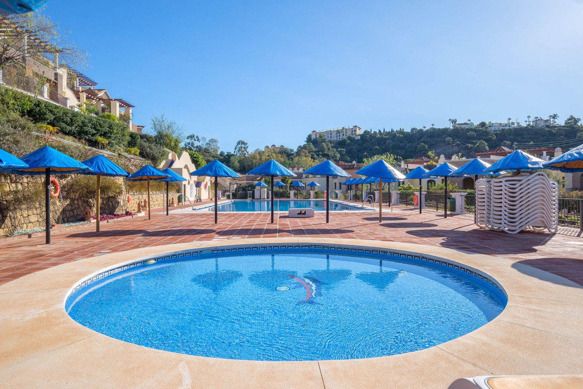 3 Bed Apartment for sale in Los Arqueros Costa Del Sol, Málaga, Spain