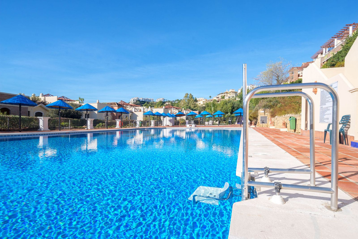 3 Bed Apartment for sale in Los Arqueros Costa Del Sol, Málaga, Spain