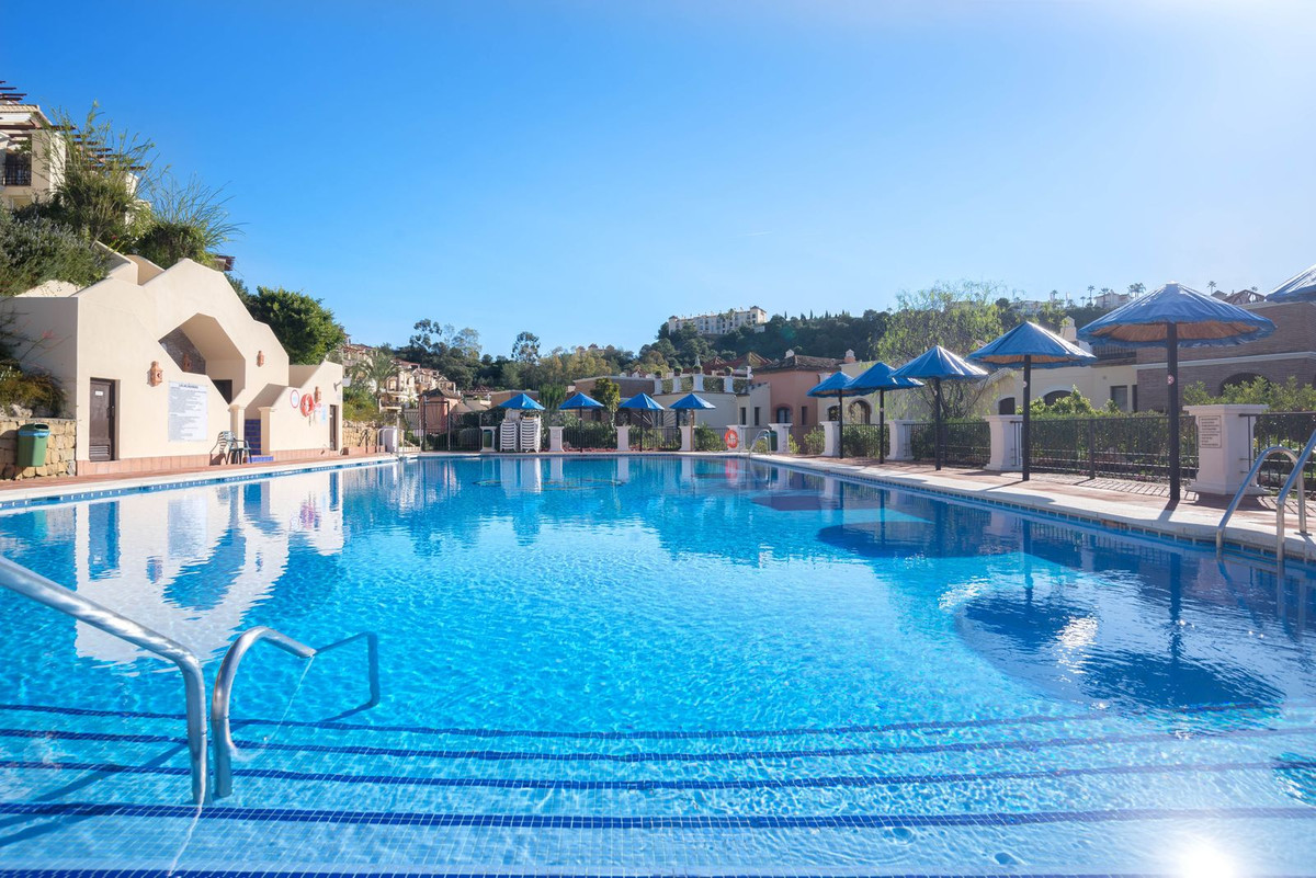 3 Bed Apartment for sale in Los Arqueros Costa Del Sol, Málaga, Spain