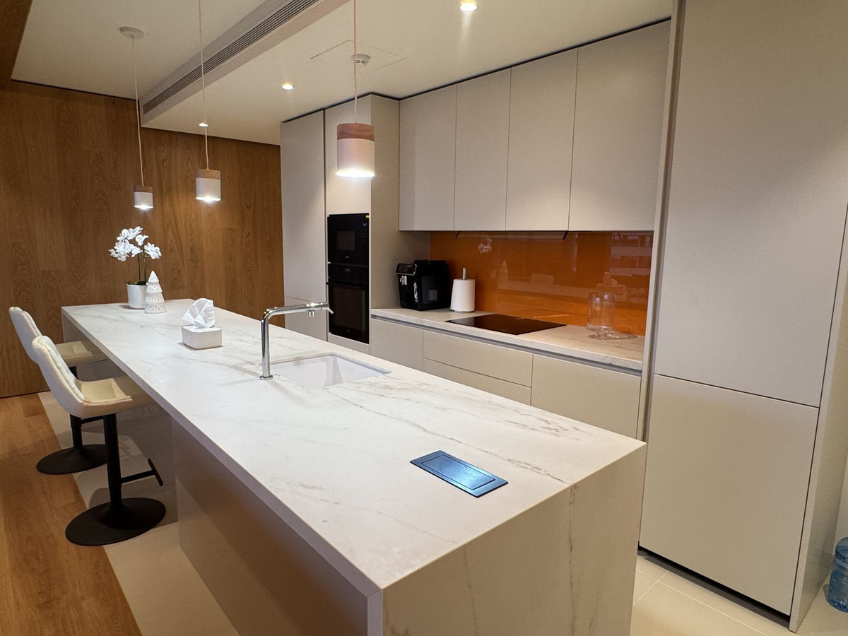 3 Bed Apartment for sale in Fuengirola Costa Del Sol, Málaga, Spain