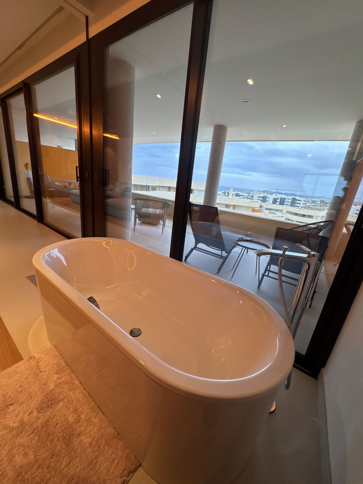 3 Bed Apartment for sale in Fuengirola Costa Del Sol, Málaga, Spain