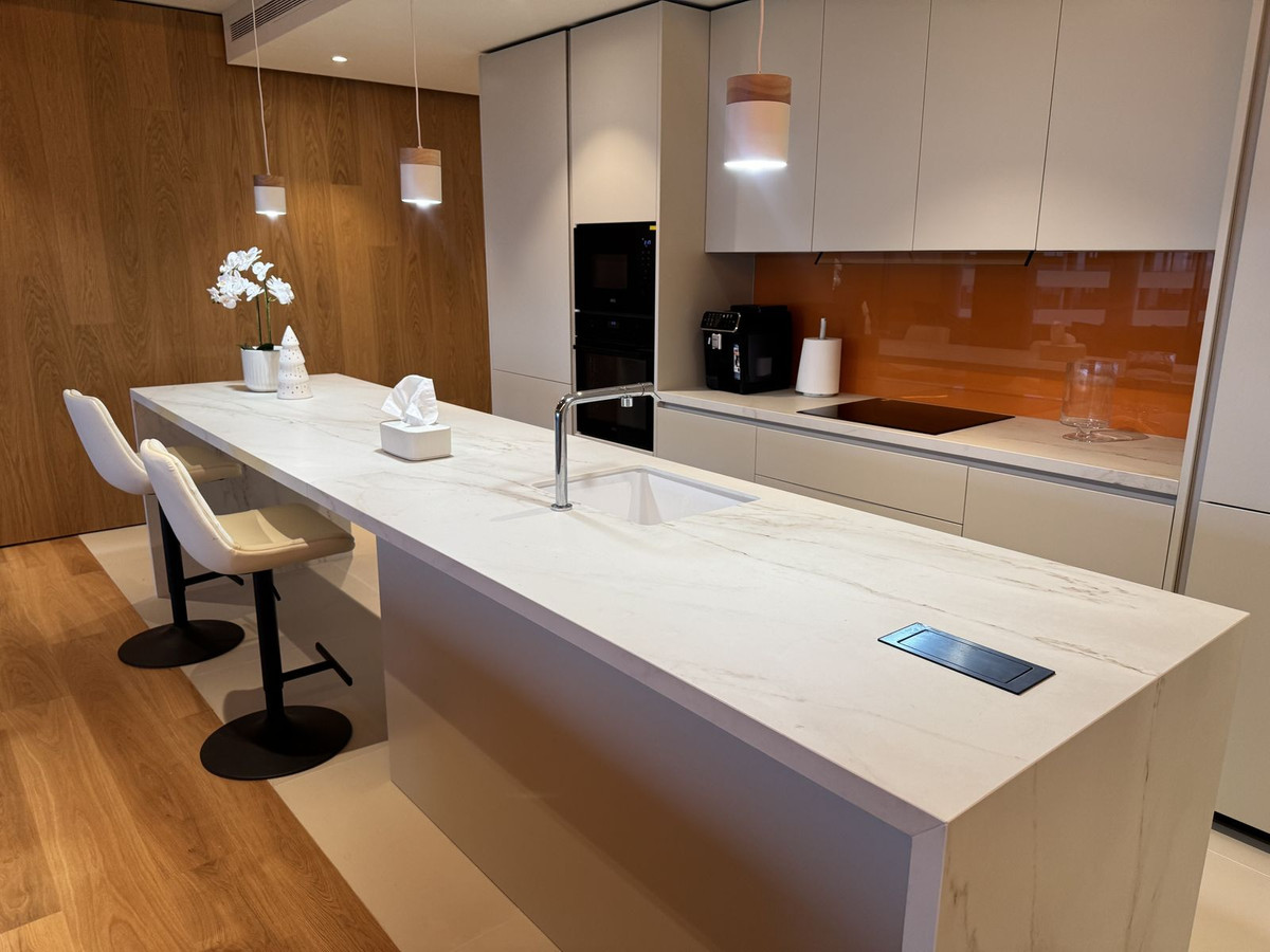 3 Bed Apartment for sale in Fuengirola Costa Del Sol, Málaga, Spain
