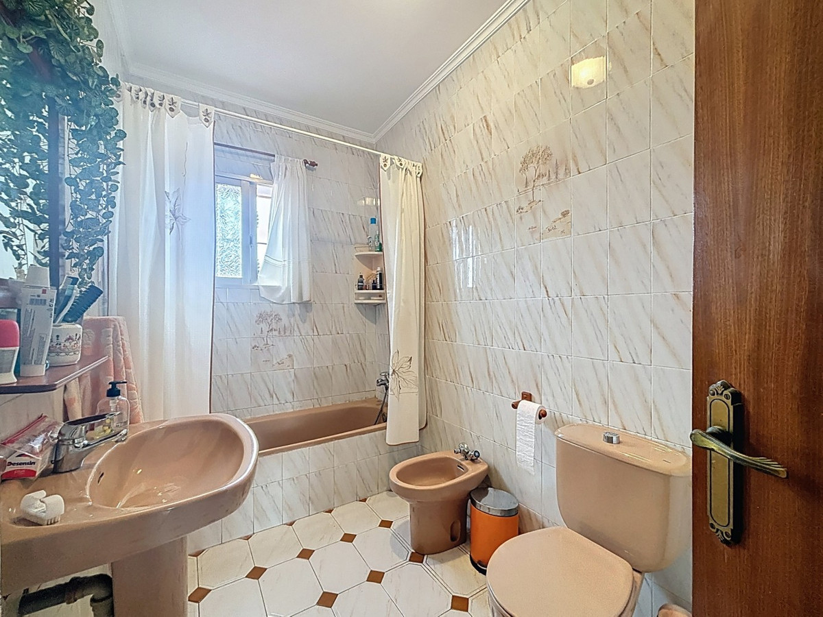4 Bed Townhouse for sale in Vélezmálaga Costa Del Sol East, Málaga, Spain