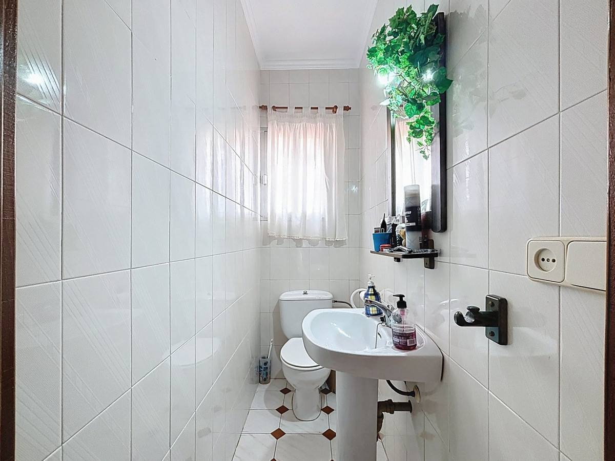 4 Bed Townhouse for sale in Vélezmálaga Costa Del Sol East, Málaga, Spain