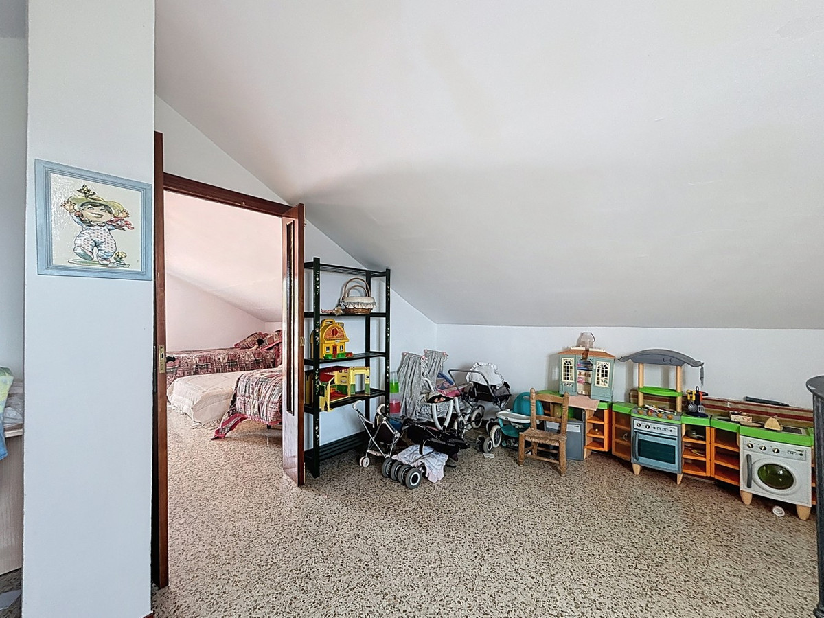 4 Bed Townhouse for sale in Vélezmálaga Costa Del Sol East, Málaga, Spain