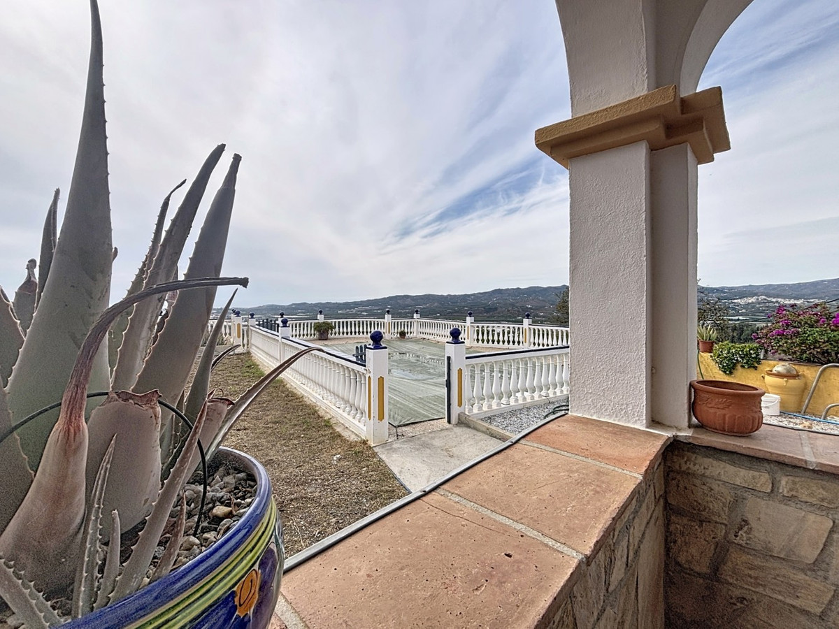 4 Bed Townhouse for sale in Vélezmálaga Costa Del Sol East, Málaga, Spain
