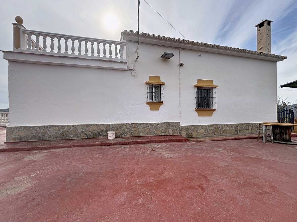 4 Bed Townhouse for sale in Vélezmálaga Costa Del Sol East, Málaga, Spain