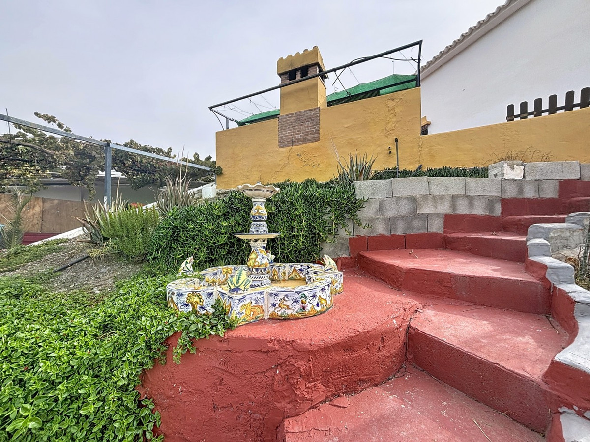4 Bed Townhouse for sale in Vélezmálaga Costa Del Sol East, Málaga, Spain