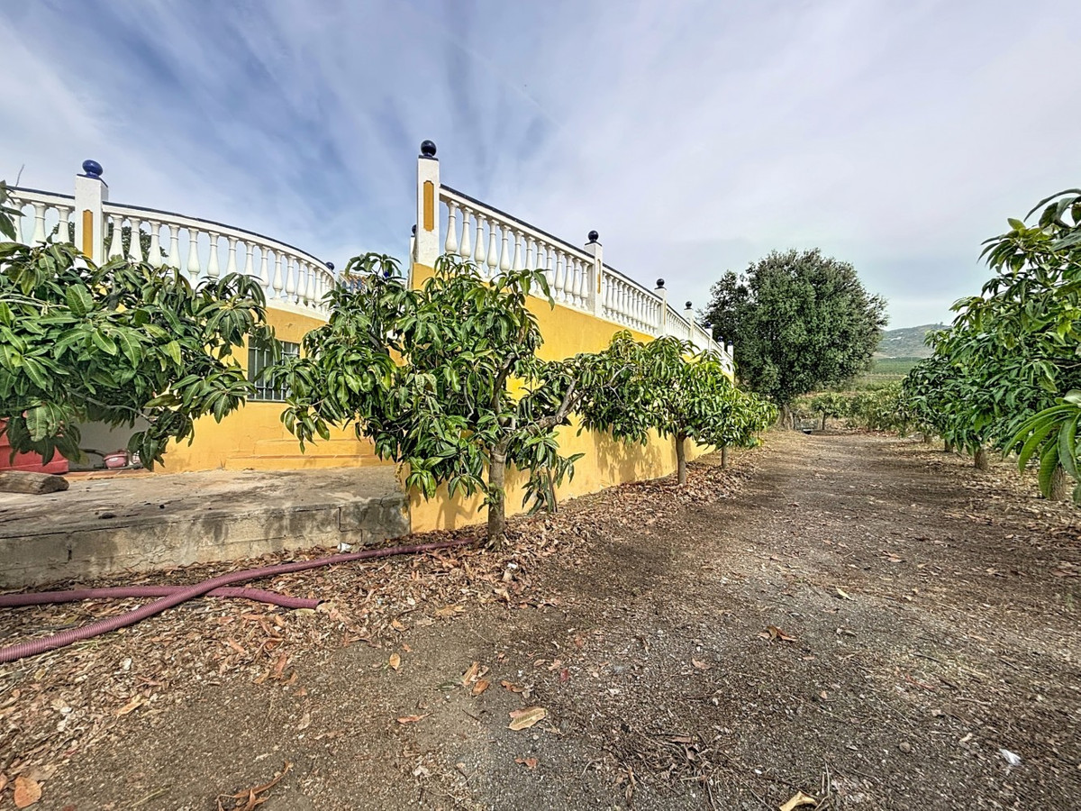 4 Bed Townhouse for sale in Vélezmálaga Costa Del Sol East, Málaga, Spain
