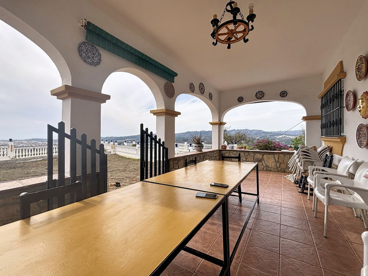 4 Bed Townhouse for sale in Vélezmálaga Costa Del Sol East, Málaga, Spain