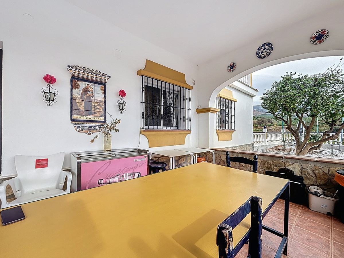 4 Bed Townhouse for sale in Vélezmálaga Costa Del Sol East, Málaga, Spain