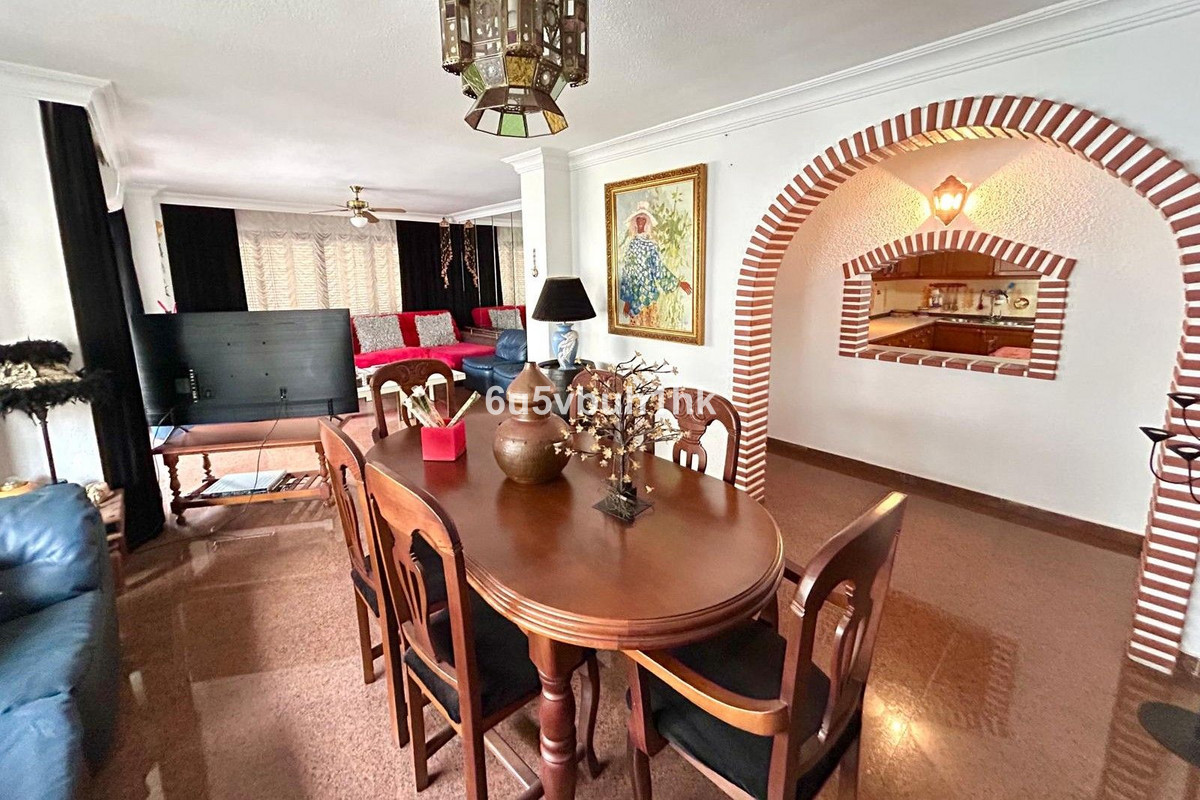 4 Bed Apartment for sale in Fuengirola Costa Del Sol, Málaga, Spain
