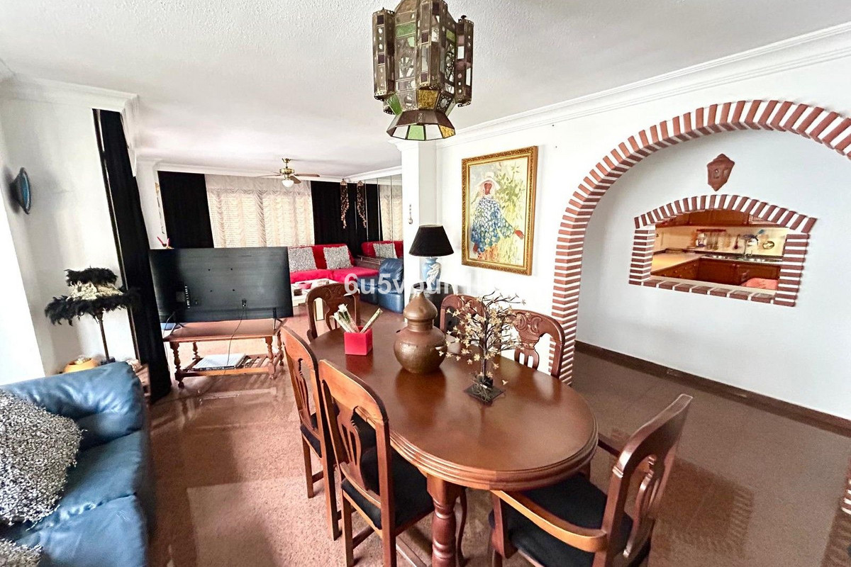 4 Bed Apartment for sale in Fuengirola Costa Del Sol, Málaga, Spain
